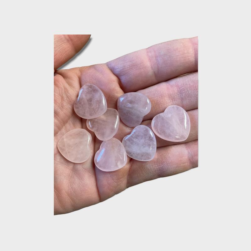 Små krystalhjerter i rosenkvarts 1 cm - Krystal.dk
